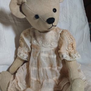 exemple de robe de style ancien, réalisable, dans la mesure du stock disponible,