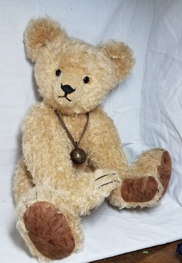 Herman, ours avec grelot ancien